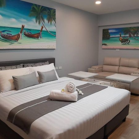 Private Modern Apartments By Patong Vacation Rentals Located In The Heart Of Patong, Walking Distance To The Beach, Kitchen, Private Bathroom, Seating Area, 65" Smart Tv With Free Wifi المظهر الخارجي الصورة