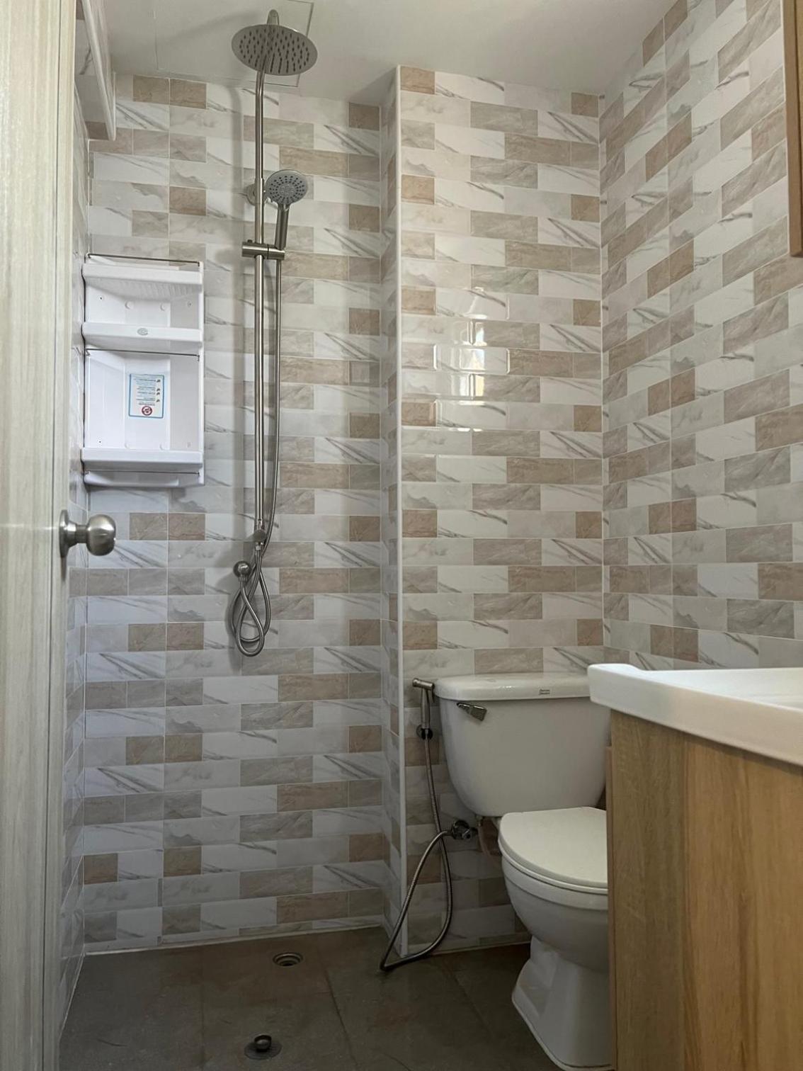 Private Modern Apartments By Patong Vacation Rentals Located In The Heart Of Patong, Walking Distance To The Beach, Kitchen, Private Bathroom, Seating Area, 65" Smart Tv With Free Wifi المظهر الخارجي الصورة