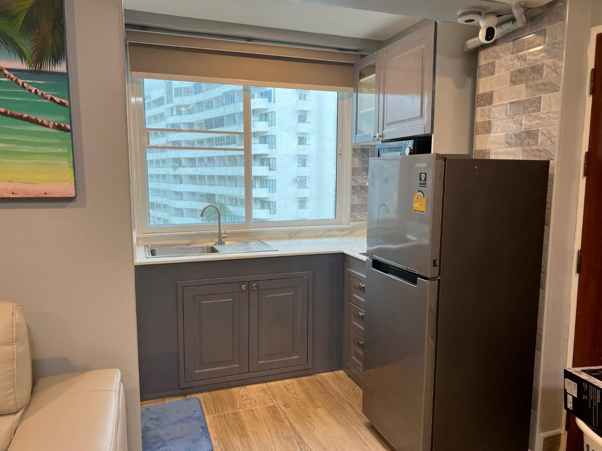 Private Modern Apartments By Patong Vacation Rentals Located In The Heart Of Patong, Walking Distance To The Beach, Kitchen, Private Bathroom, Seating Area, 65" Smart Tv With Free Wifi المظهر الخارجي الصورة