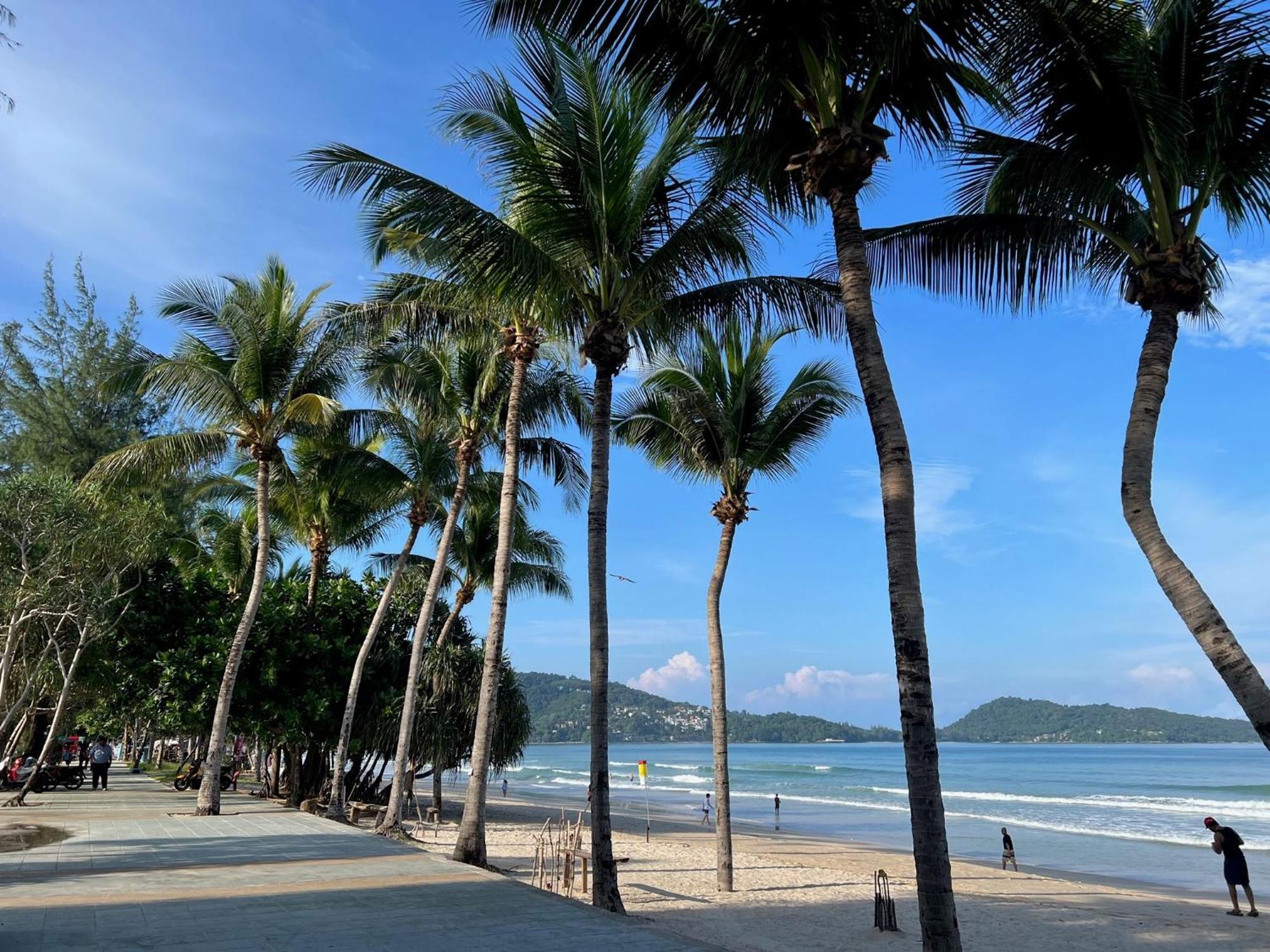 Private Modern Apartments By Patong Vacation Rentals Located In The Heart Of Patong, Walking Distance To The Beach, Kitchen, Private Bathroom, Seating Area, 65" Smart Tv With Free Wifi المظهر الخارجي الصورة